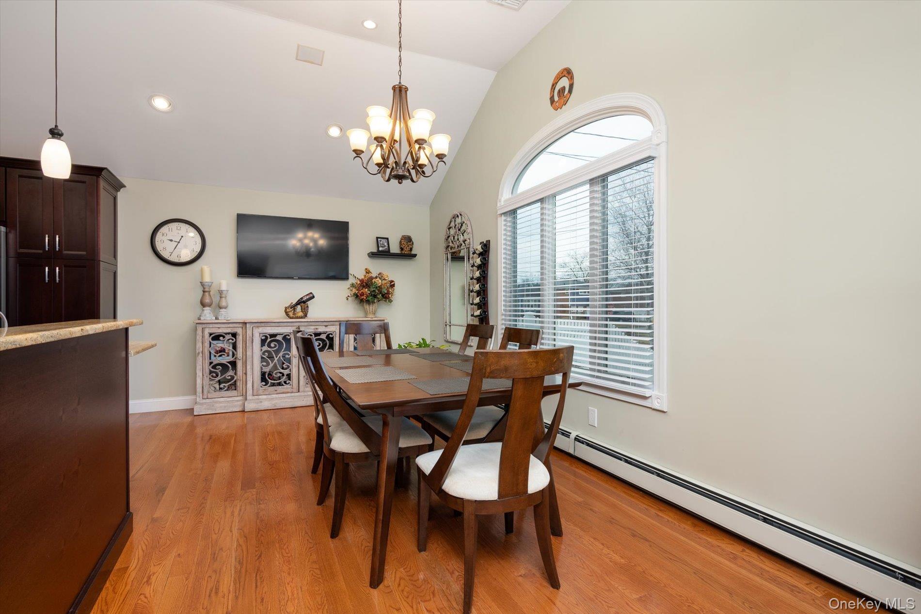 525 Roosevelt Avenue