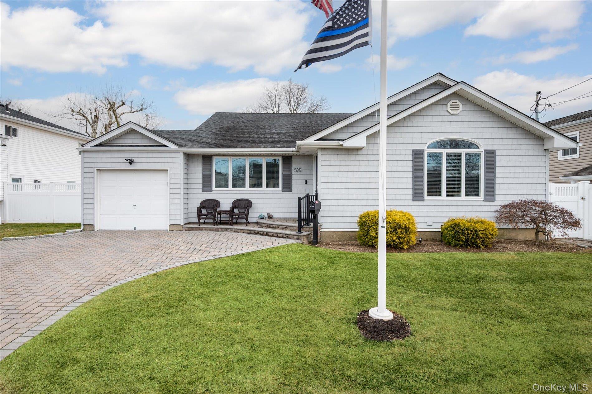 525 Roosevelt Avenue