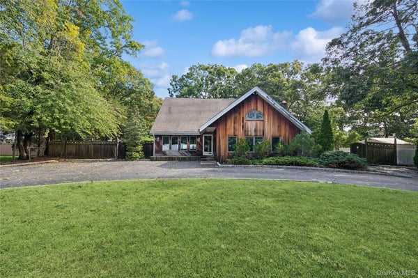 65 MORRIS AVE, HOLTSVILLE, NY 11742 - Image eae42e8f3d051f6a6ee2d300fb04524b/853073151