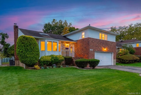Photo of 1634 Cynron Lane, East Meadow, NY 11554 (MLS # 1052906)