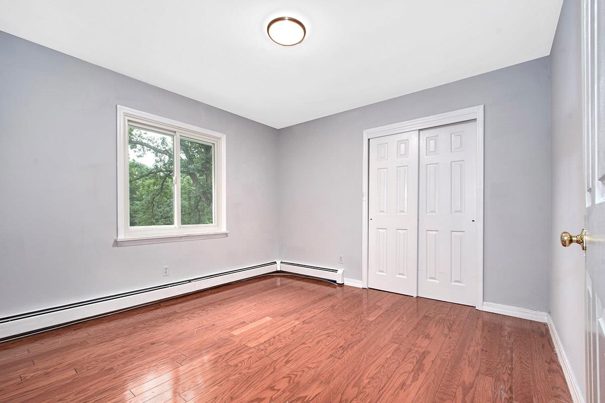 Mount Kisco, New York 10549, United States, 3 Bedrooms Bedrooms, ,2 BathroomsBathrooms,Residential,Coming Soon,140432