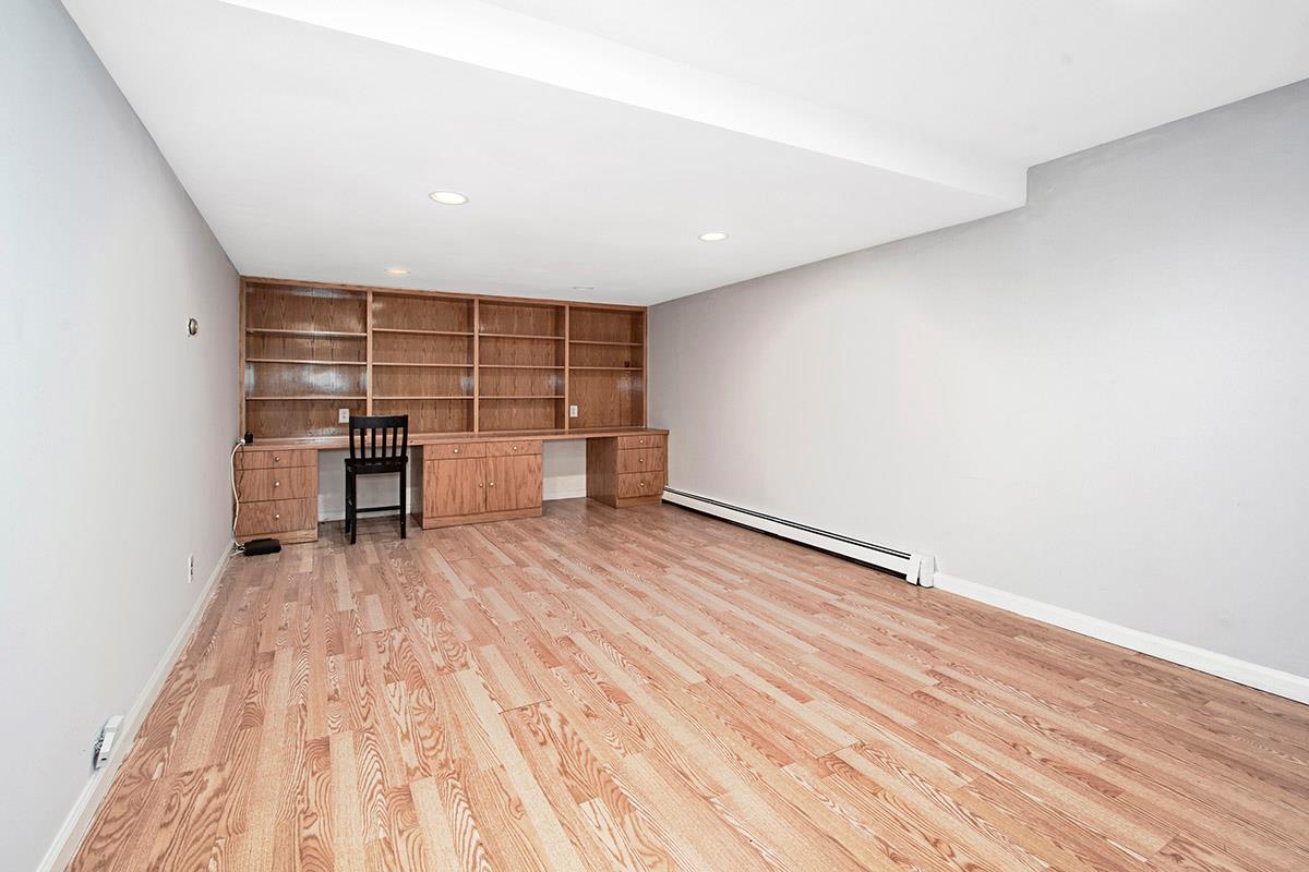 Mount Kisco, New York 10549, United States, 3 Bedrooms Bedrooms, ,2 BathroomsBathrooms,Residential,Coming Soon,140432