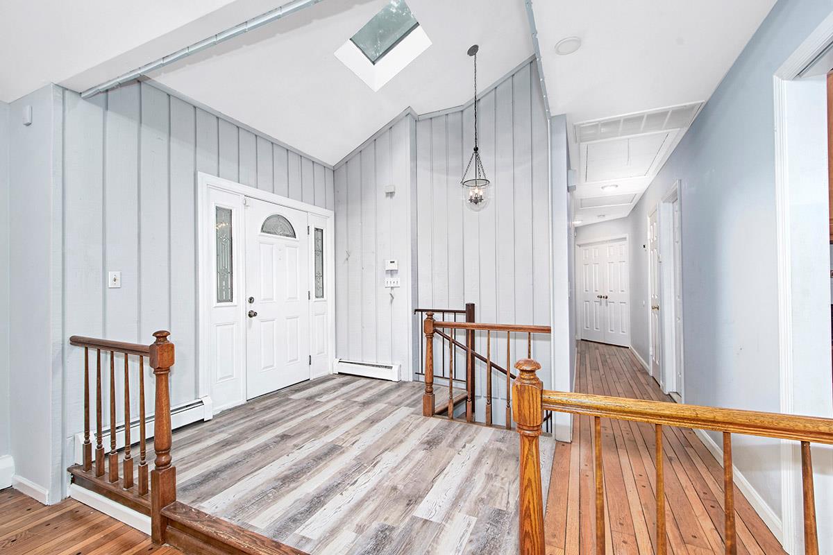 Mount Kisco, New York 10549, United States, 3 Bedrooms Bedrooms, ,2 BathroomsBathrooms,Residential,Coming Soon,140432