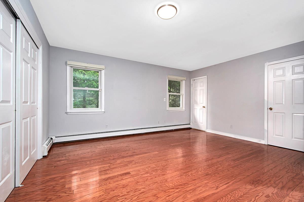 Mount Kisco, New York 10549, United States, 3 Bedrooms Bedrooms, ,2 BathroomsBathrooms,Residential,Coming Soon,140432