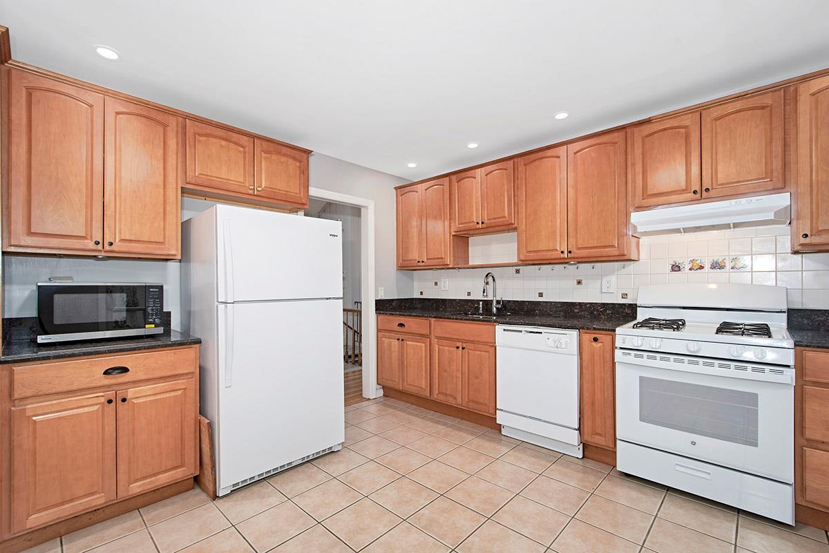 Mount Kisco, New York 10549, United States, 3 Bedrooms Bedrooms, ,2 BathroomsBathrooms,Residential,Coming Soon,140432