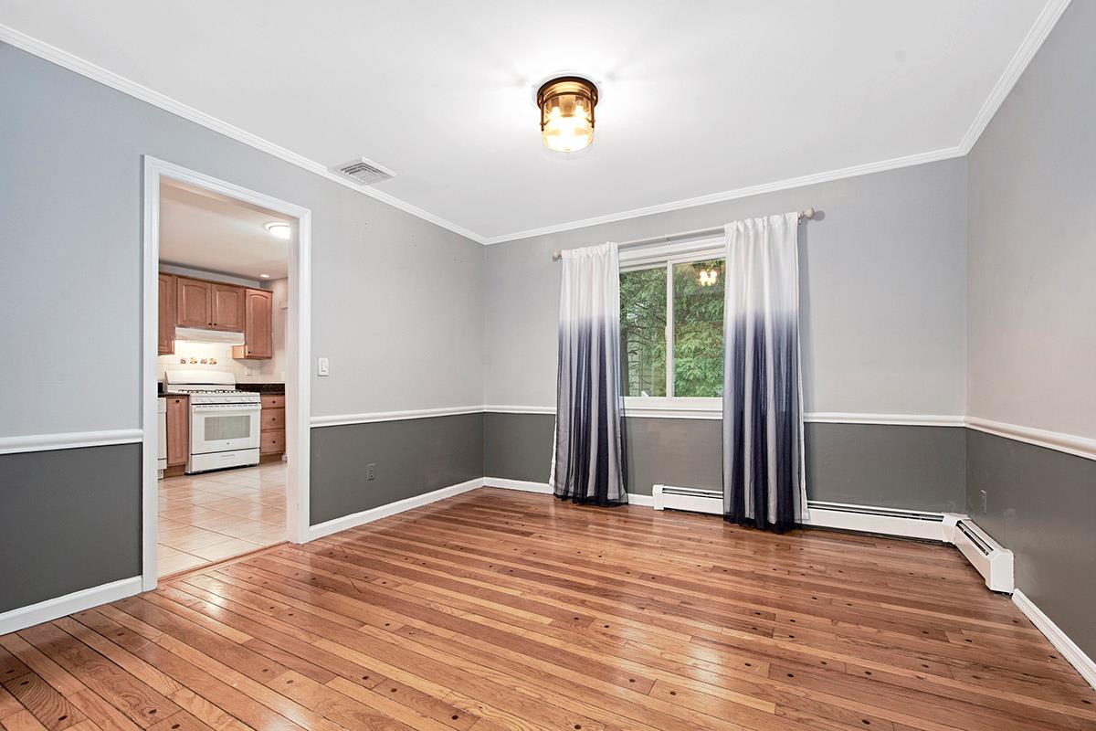 Mount Kisco, New York 10549, United States, 3 Bedrooms Bedrooms, ,2 BathroomsBathrooms,Residential,Coming Soon,140432