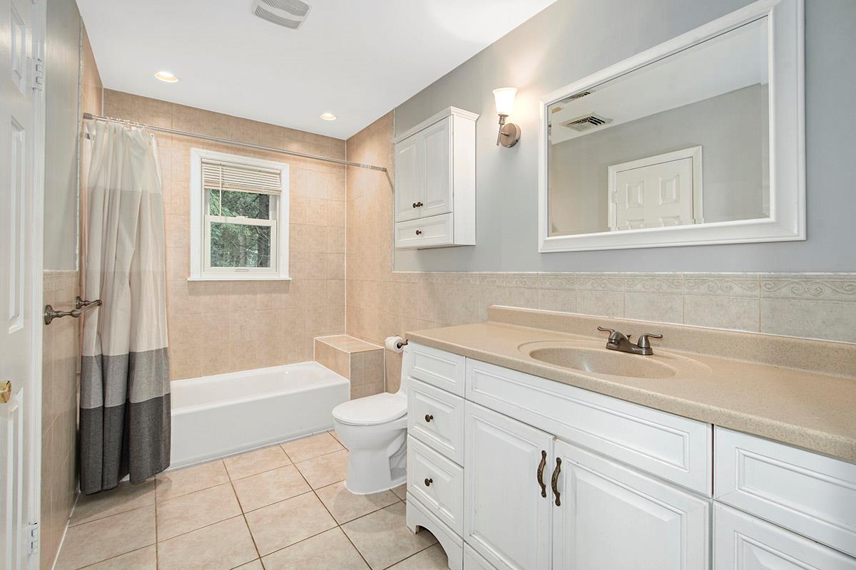 Mount Kisco, New York 10549, United States, 3 Bedrooms Bedrooms, ,2 BathroomsBathrooms,Residential,Coming Soon,140432