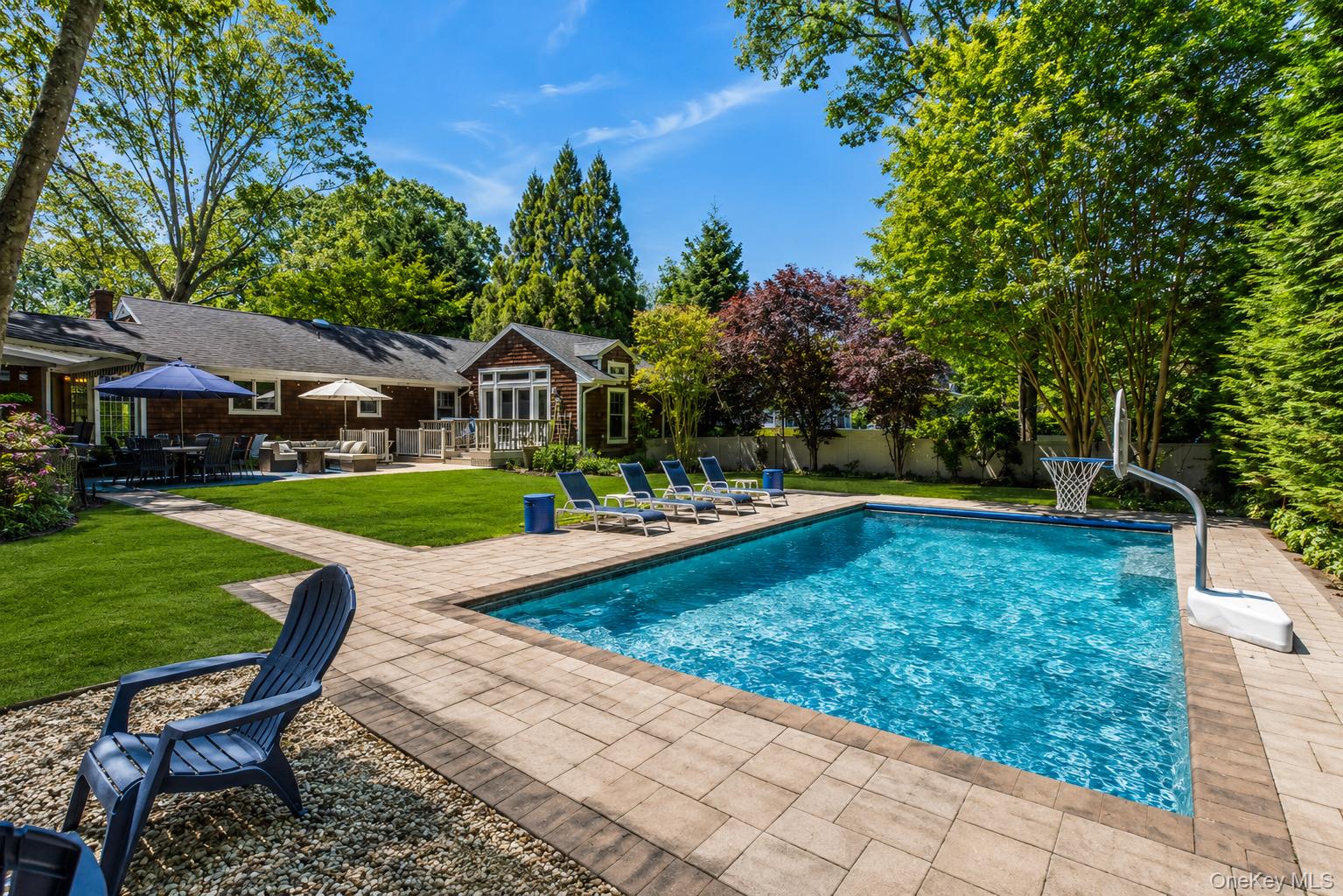 530 Woodcliff Drive