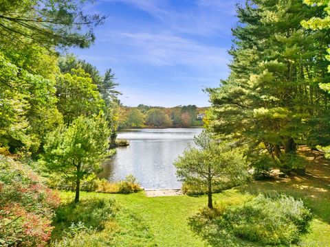 Photo of 9 Old Corner Road, Bedford, NY 10506 (MLS # 917089)