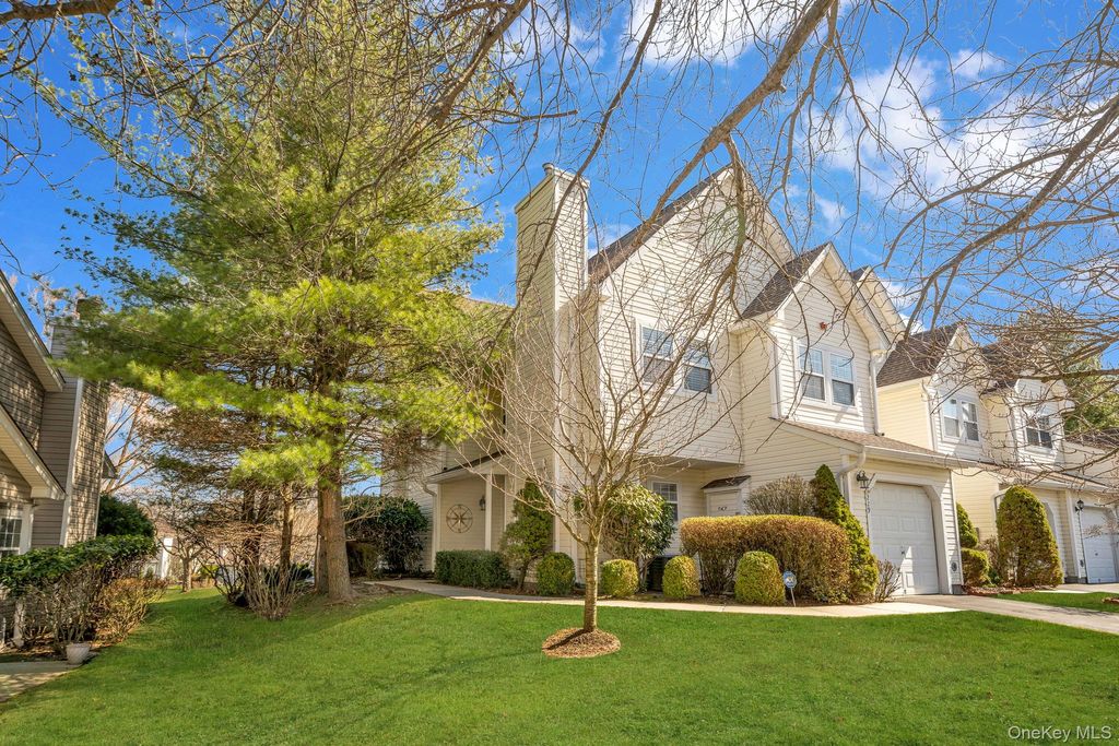 Photo of 229 Erik Drive, East Setauket, NY 11733 (MLS # 982522)