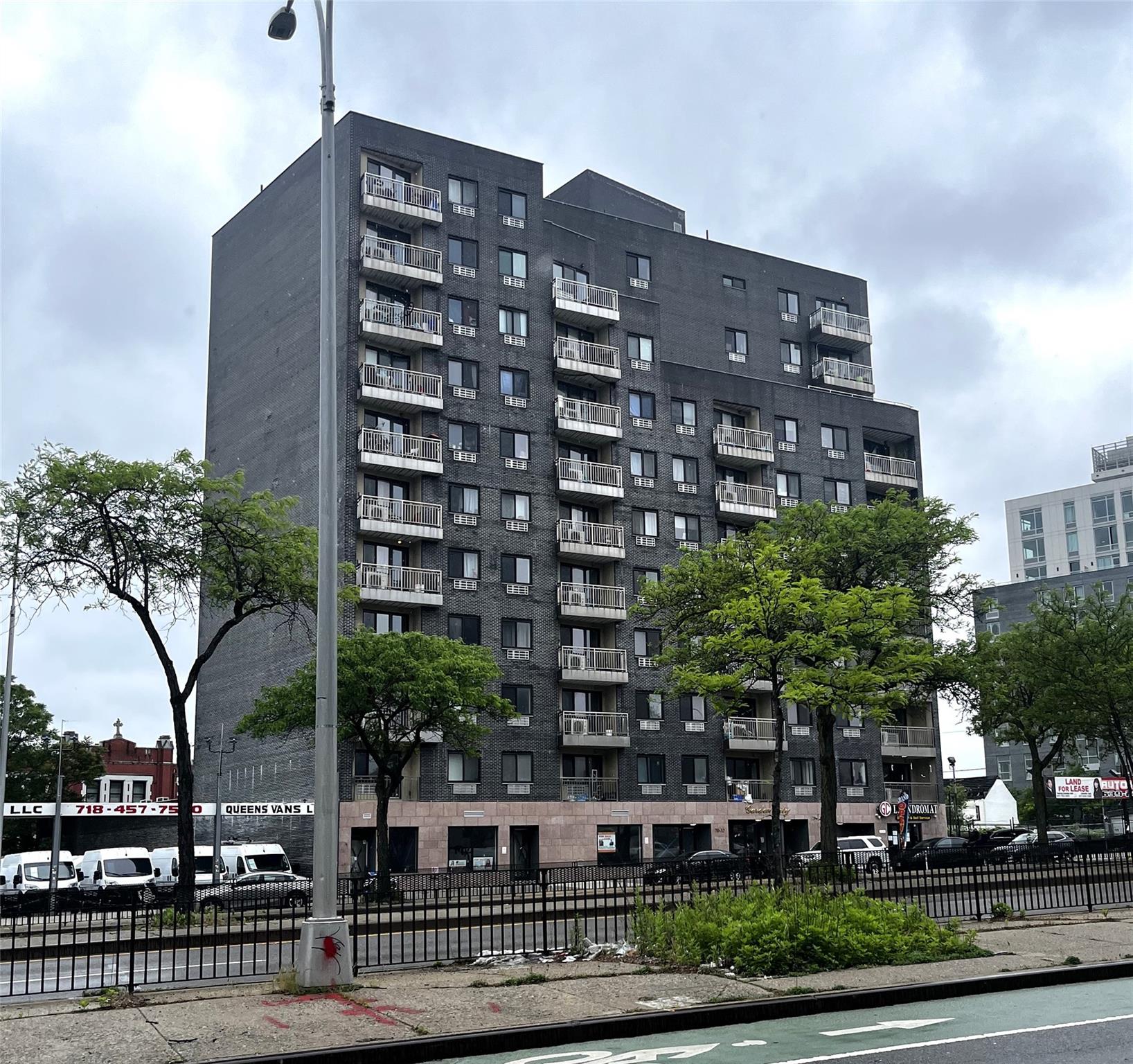 Rental Property at Queens Boulevard 2A, Woodside, Queens, NY - Bedrooms: 2 
Bathrooms: 2 
Rooms: 5  - $3,400 MO.