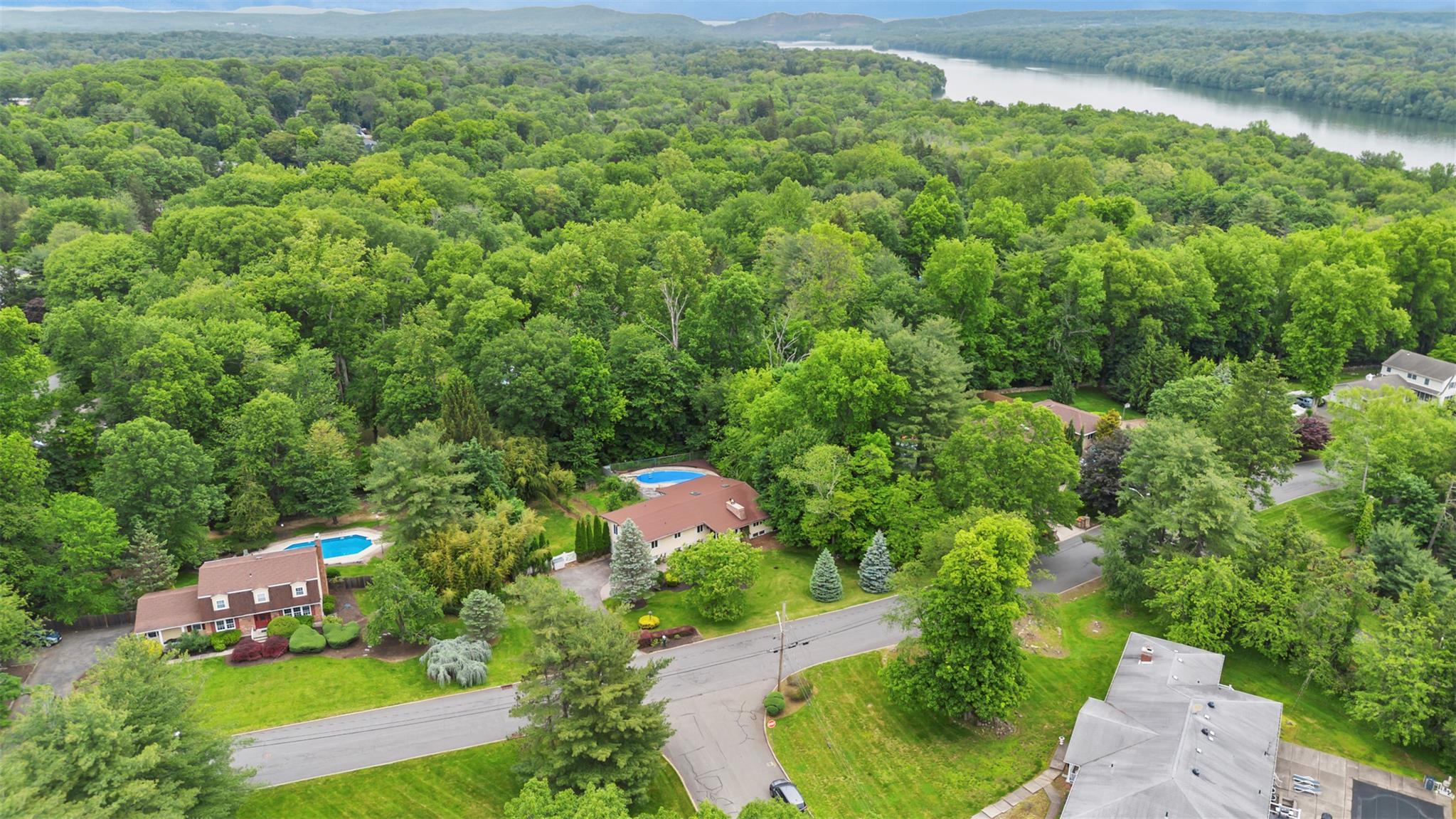 8 Rockford Drive, West Nyack, New York image 47