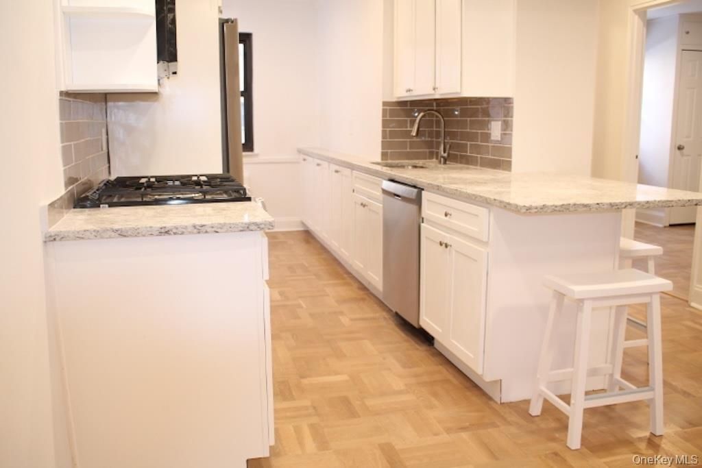 Photo of 50 White Oak Street #1C, New Rochelle, NY 10801 (MLS # 983290)