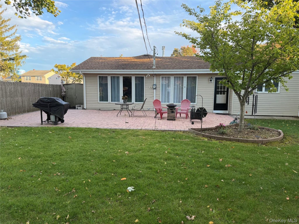 Photo of 4 Primrose Avenue, Hicksville, NY 11801 (MLS # 1063932)