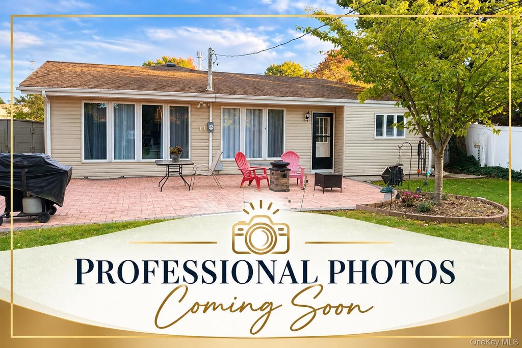 Photo of 4 Primrose Avenue, Hicksville, NY 11801 (MLS # 1063932)