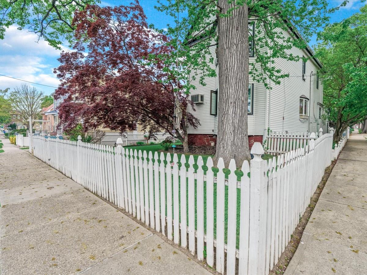 123-19 7 Avenue, College Point, New York image 6