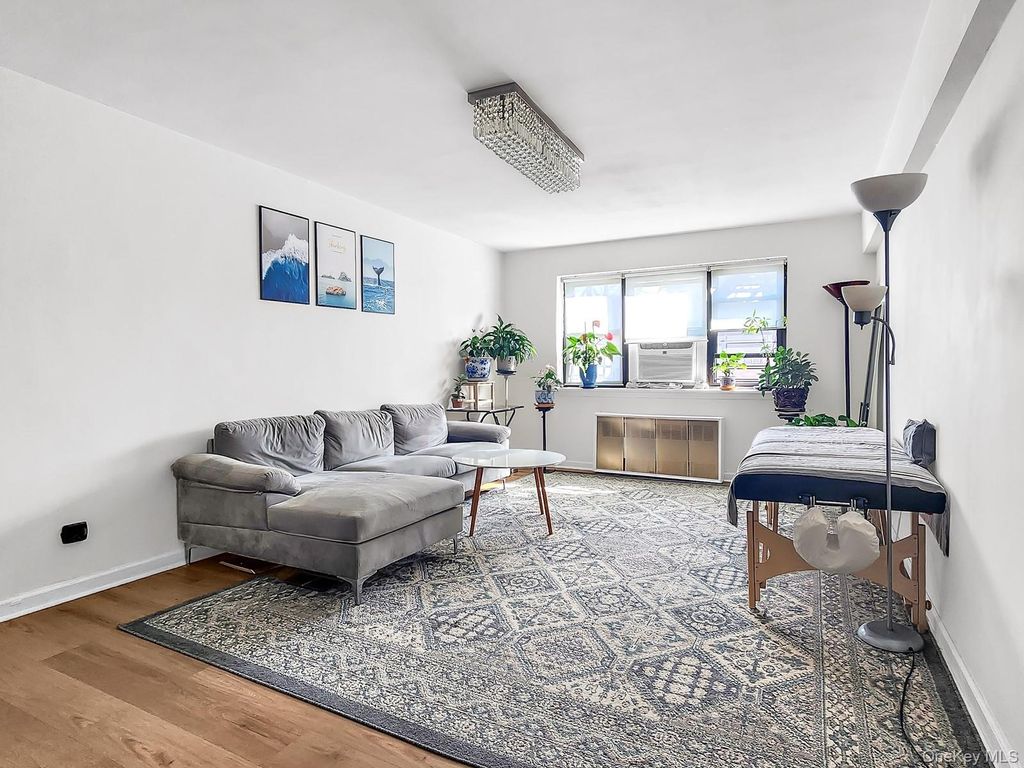 Photo of 29-10 137th Street #2A, Flushing, NY 11354 (MLS # 975620)