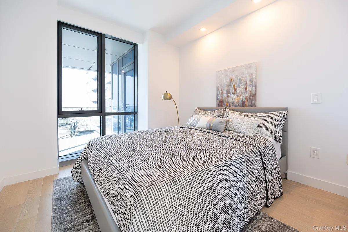 33-66 Farrington Stream 10I