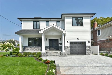 147 Norman Street New Hyde Park NY 11040