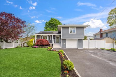 152 Berkeley Place Massapequa NY 11758