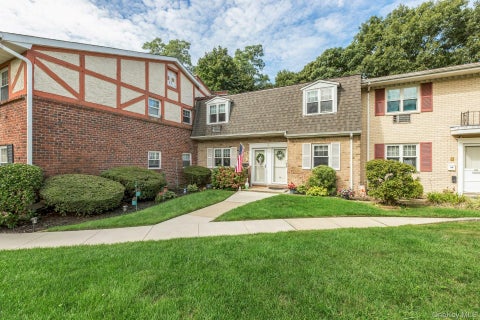 Photo of 21 Glen Hollow Drive #G9, Holtsville, NY 11742 (MLS # 1045878)