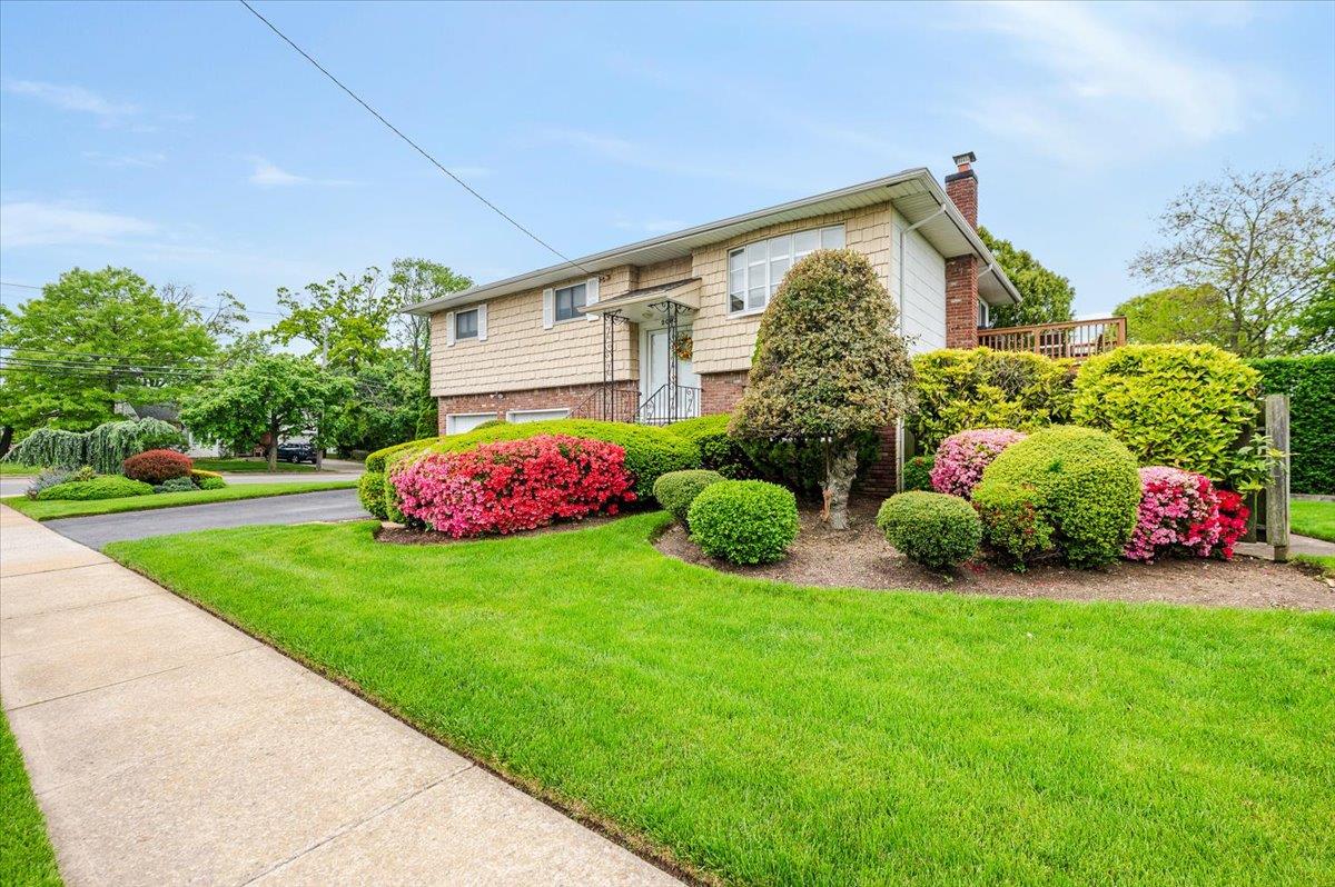 2083 Oliver Way, Merrick, New York image 24