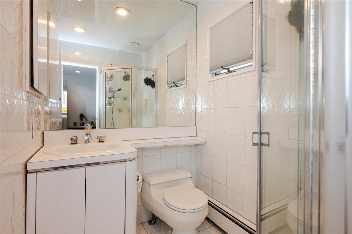 2083 Oliver Way, Merrick, New York image 12