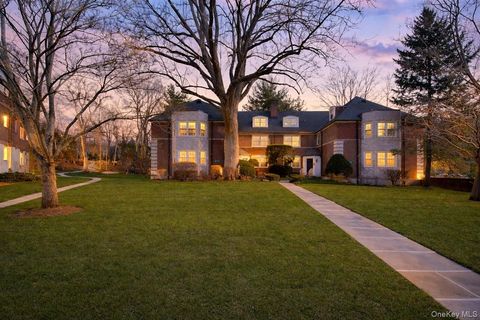 3 Sentry Place 2A Scarsdale NY 10583