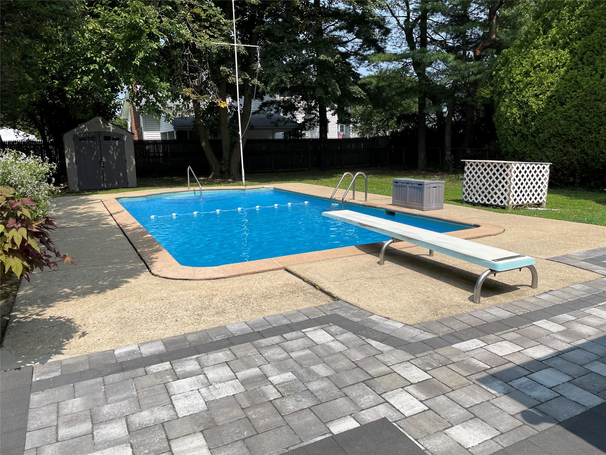 45 Erlanger Boulevard, North Babylon, New York image 31
