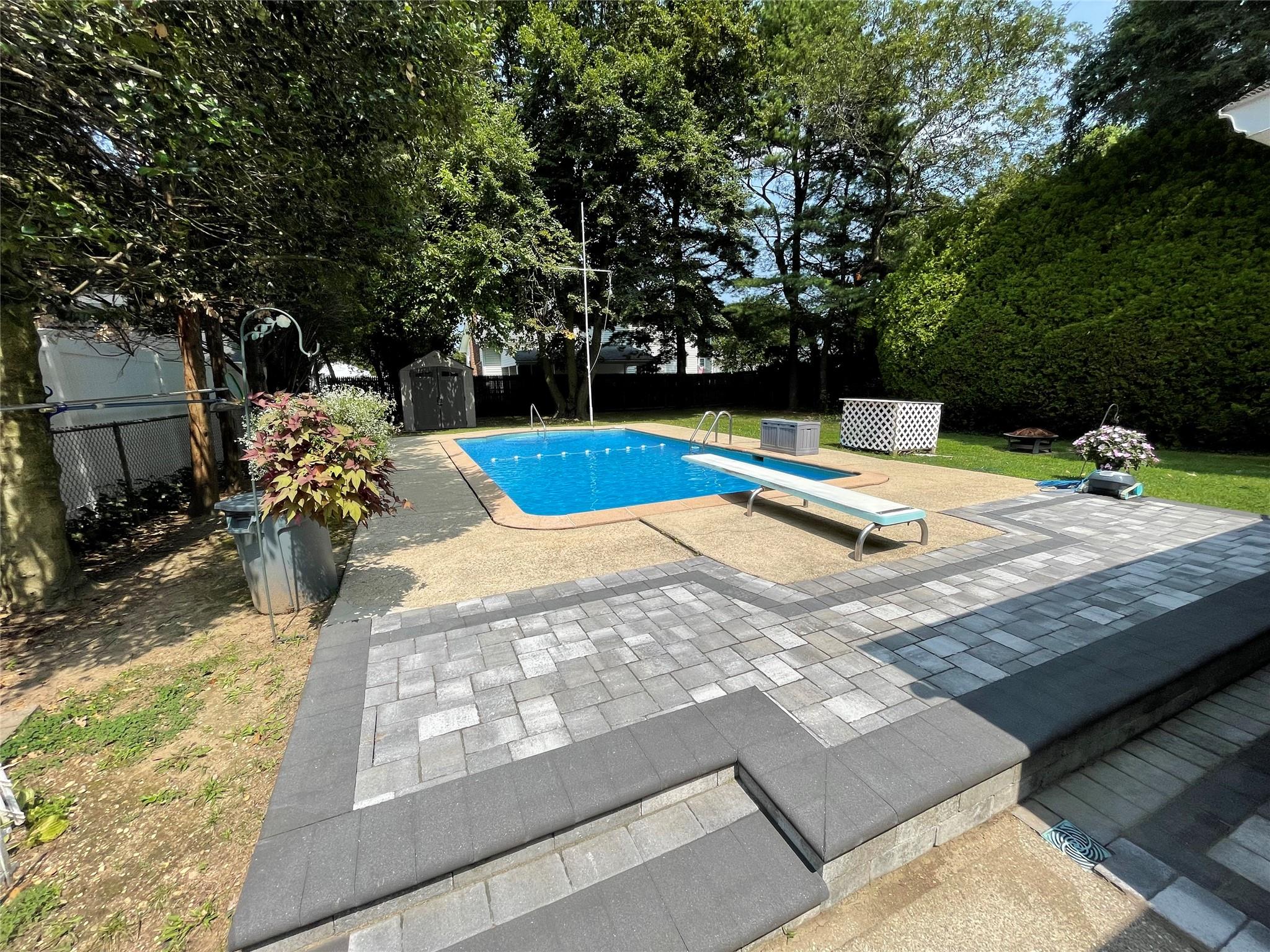45 Erlanger Boulevard, North Babylon, New York image 9