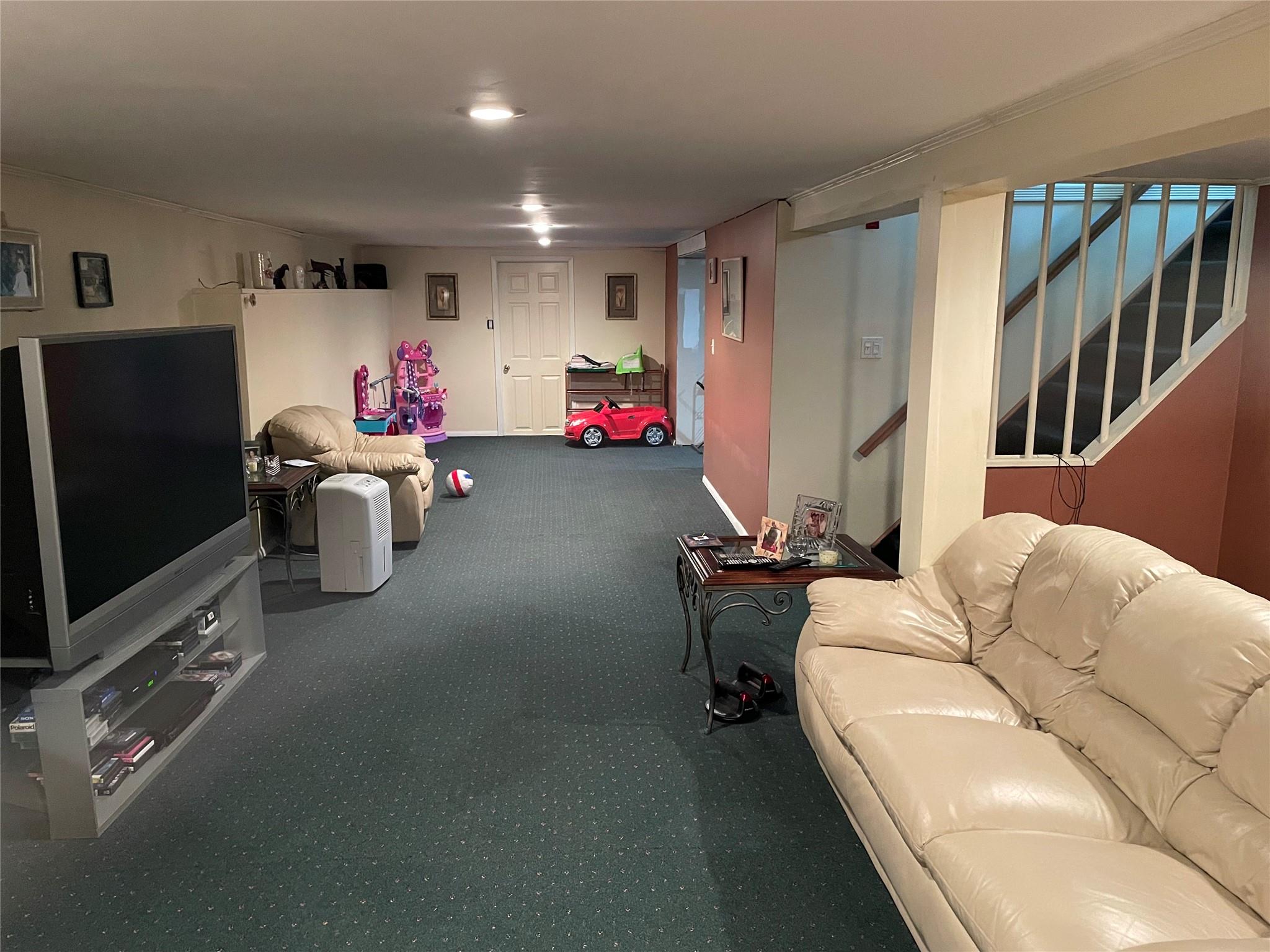 45 Erlanger Boulevard, North Babylon, New York image 24