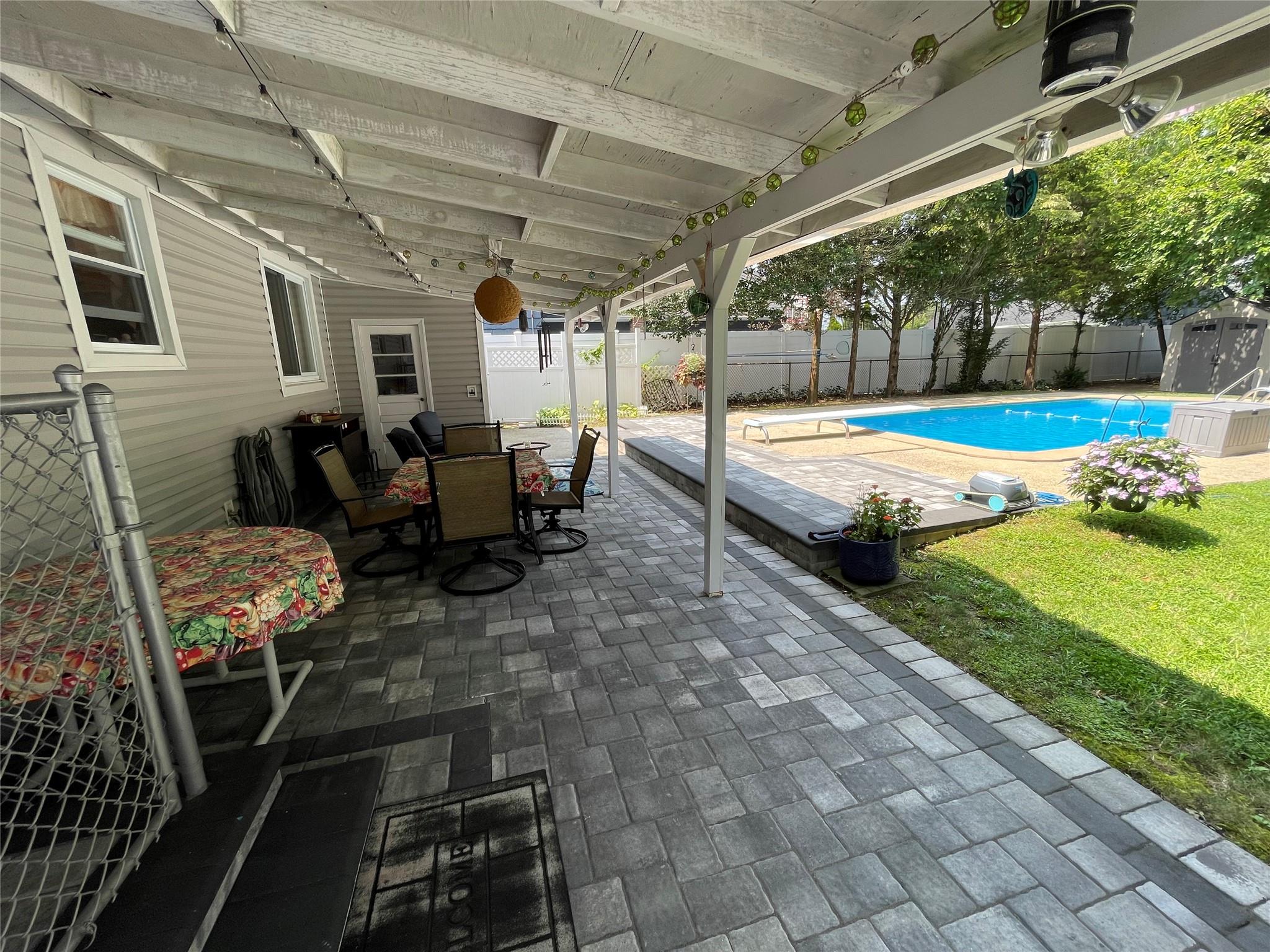 45 Erlanger Boulevard, North Babylon, New York image 27