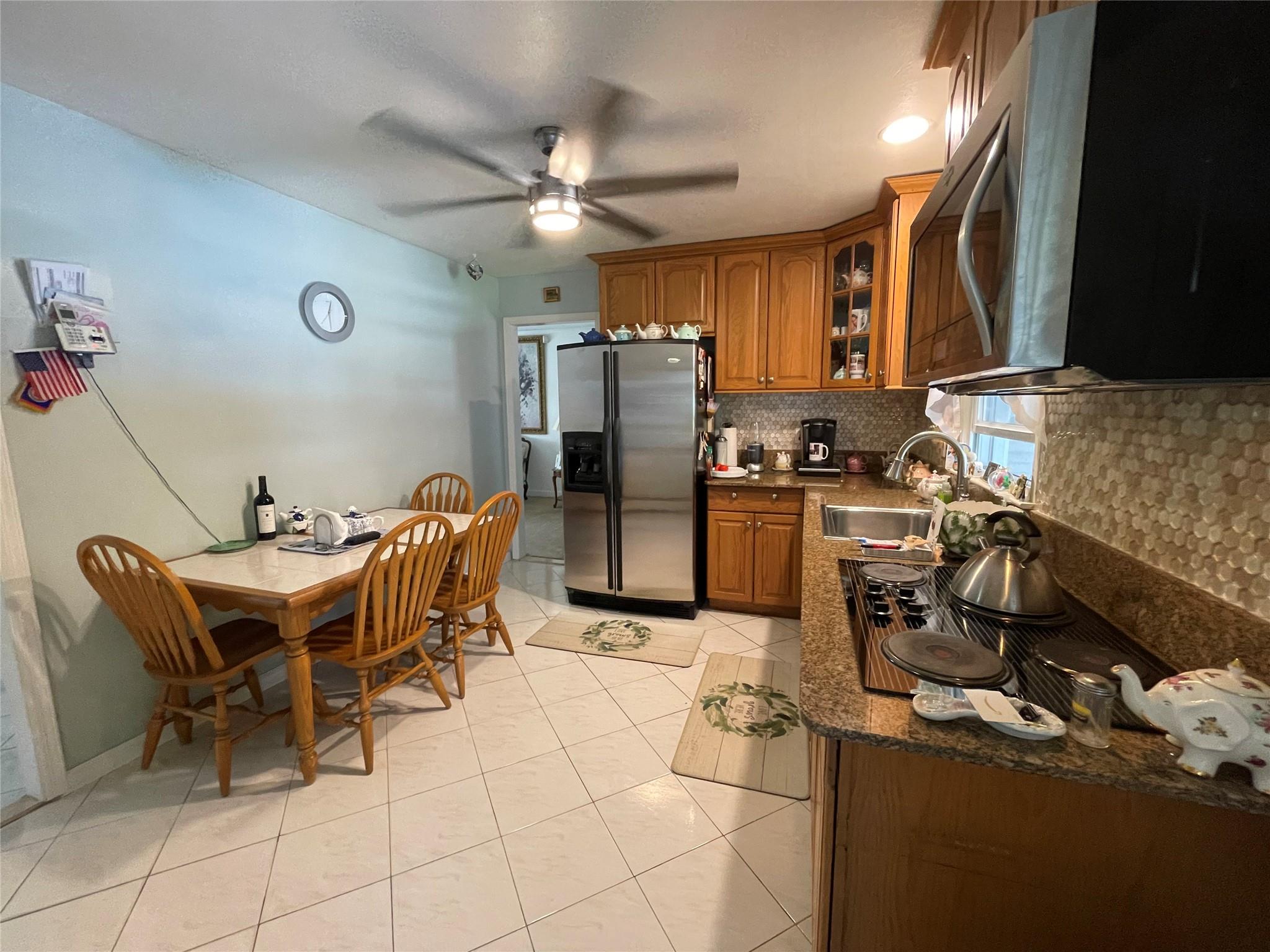 45 Erlanger Boulevard, North Babylon, New York image 15