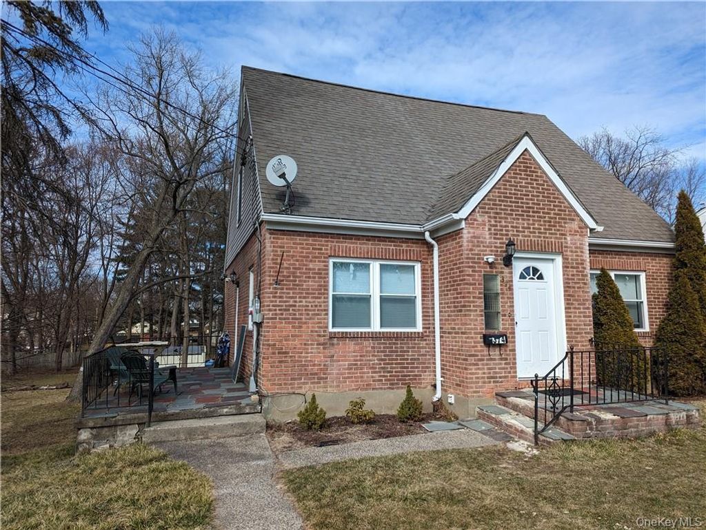 Photo of 374 South Street, Newburgh, NY 12550 (MLS # 973856)