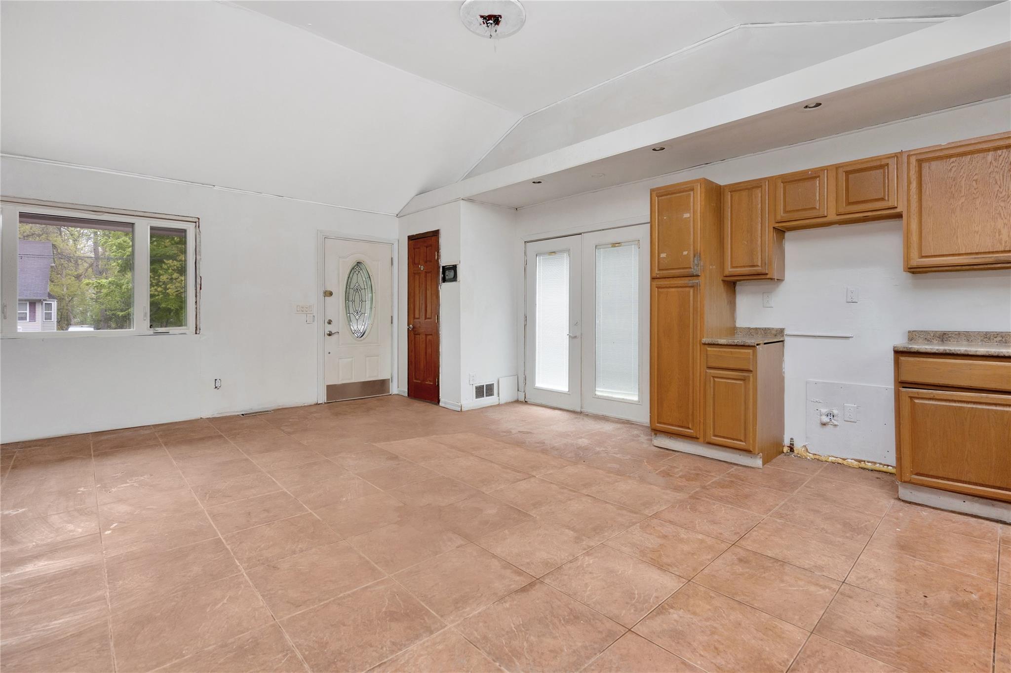 118 Fulton Avenue, Mastic, New York image 10