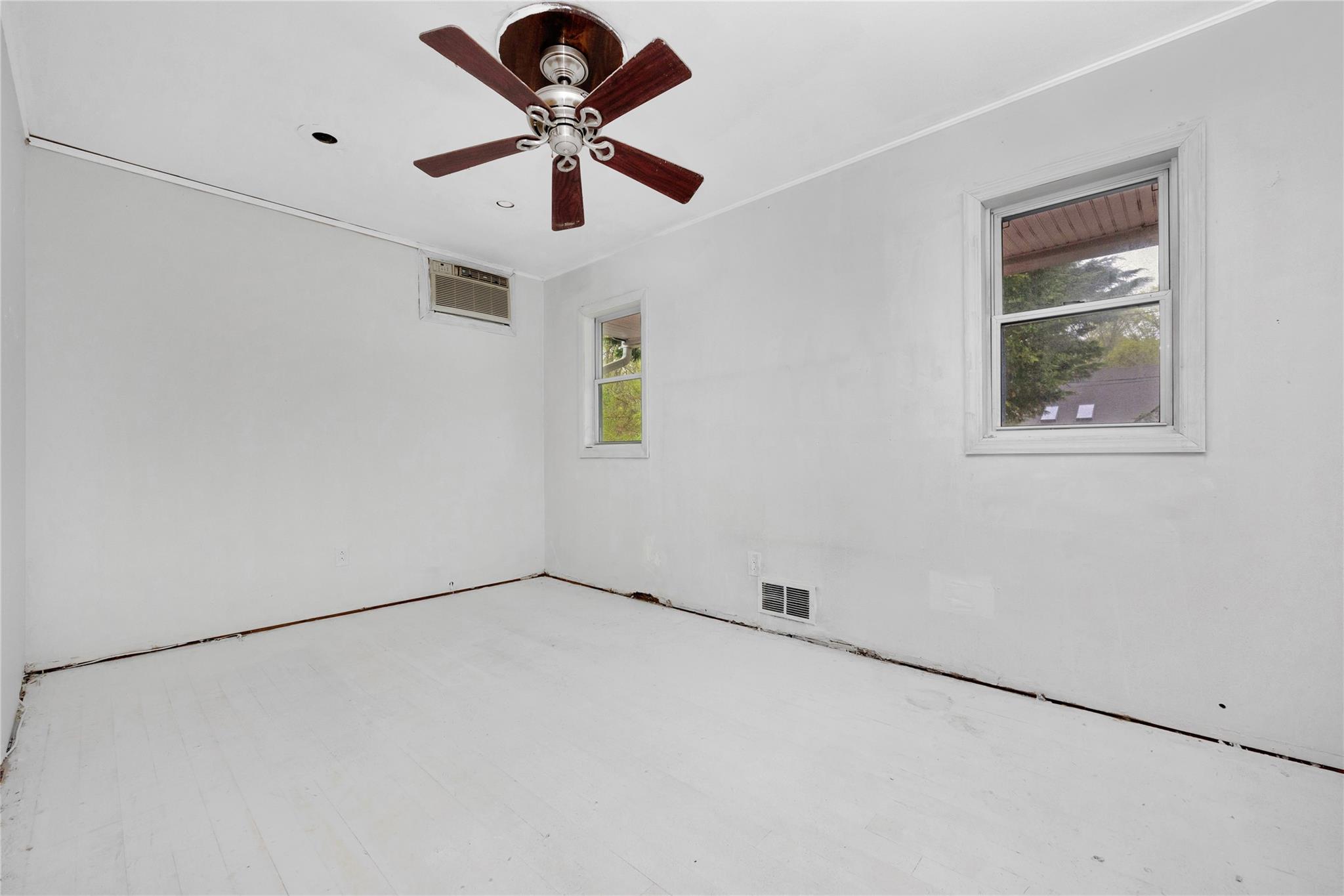 118 Fulton Avenue, Mastic, New York image 12