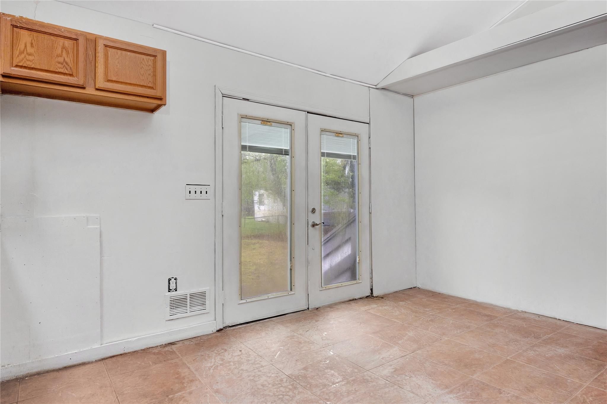 118 Fulton Avenue, Mastic, New York image 11