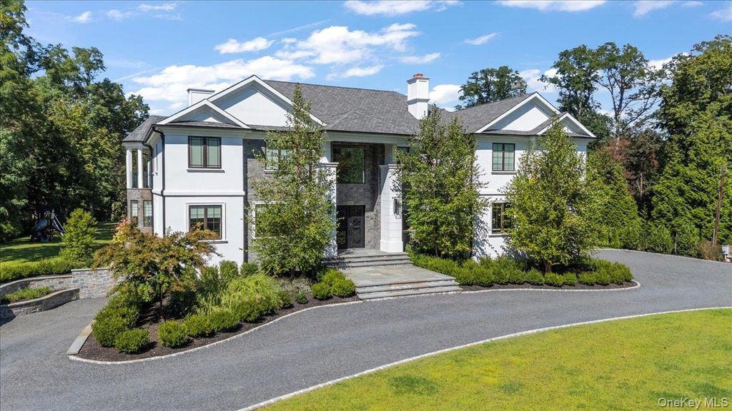 Photo of 5 Gerry Lane, Lloyd Harbor, NY 11743 (MLS # 918829)