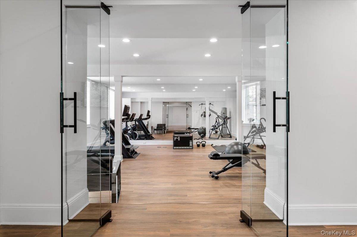 Lloyd Harbor, New York 11743, United States, 5 Bedrooms Bedrooms, ,7 BathroomsBathrooms,Residential,Active,219559