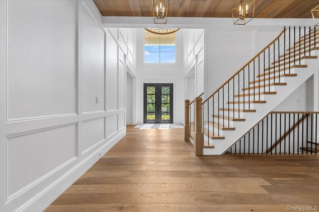 Photo of 5 Gerry Lane, Lloyd Harbor, NY 11743 (MLS # 918829)