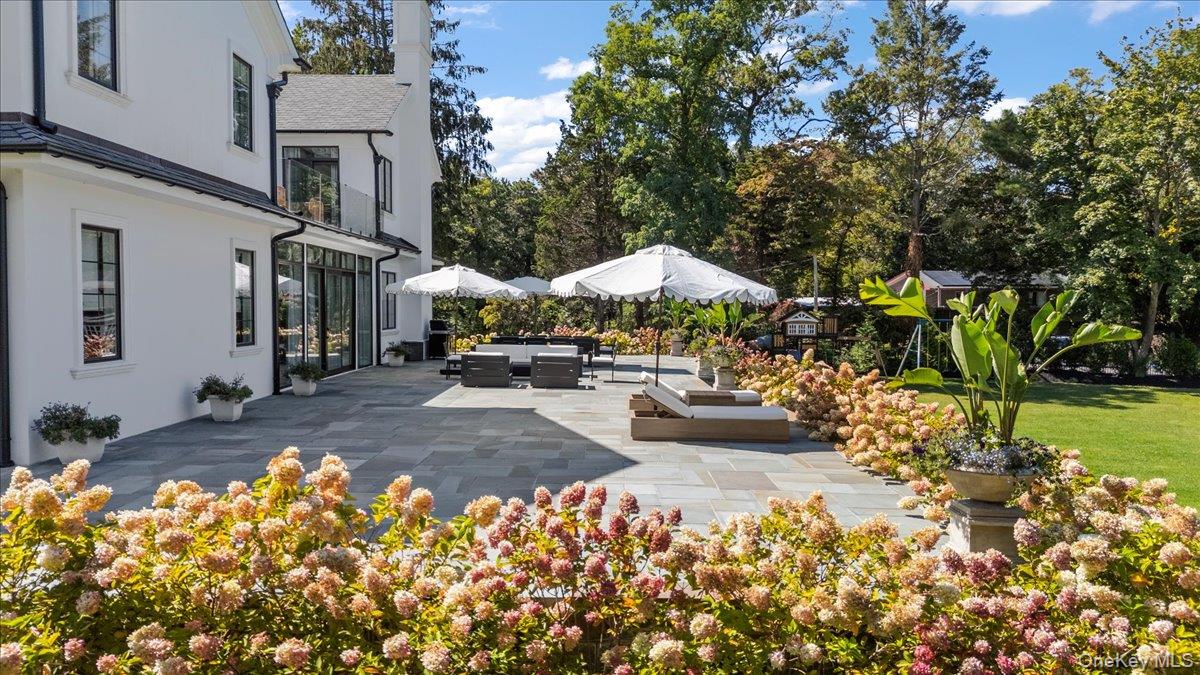 Lloyd Harbor, New York 11743, United States, 5 Bedrooms Bedrooms, ,7 BathroomsBathrooms,Residential,Active,219559