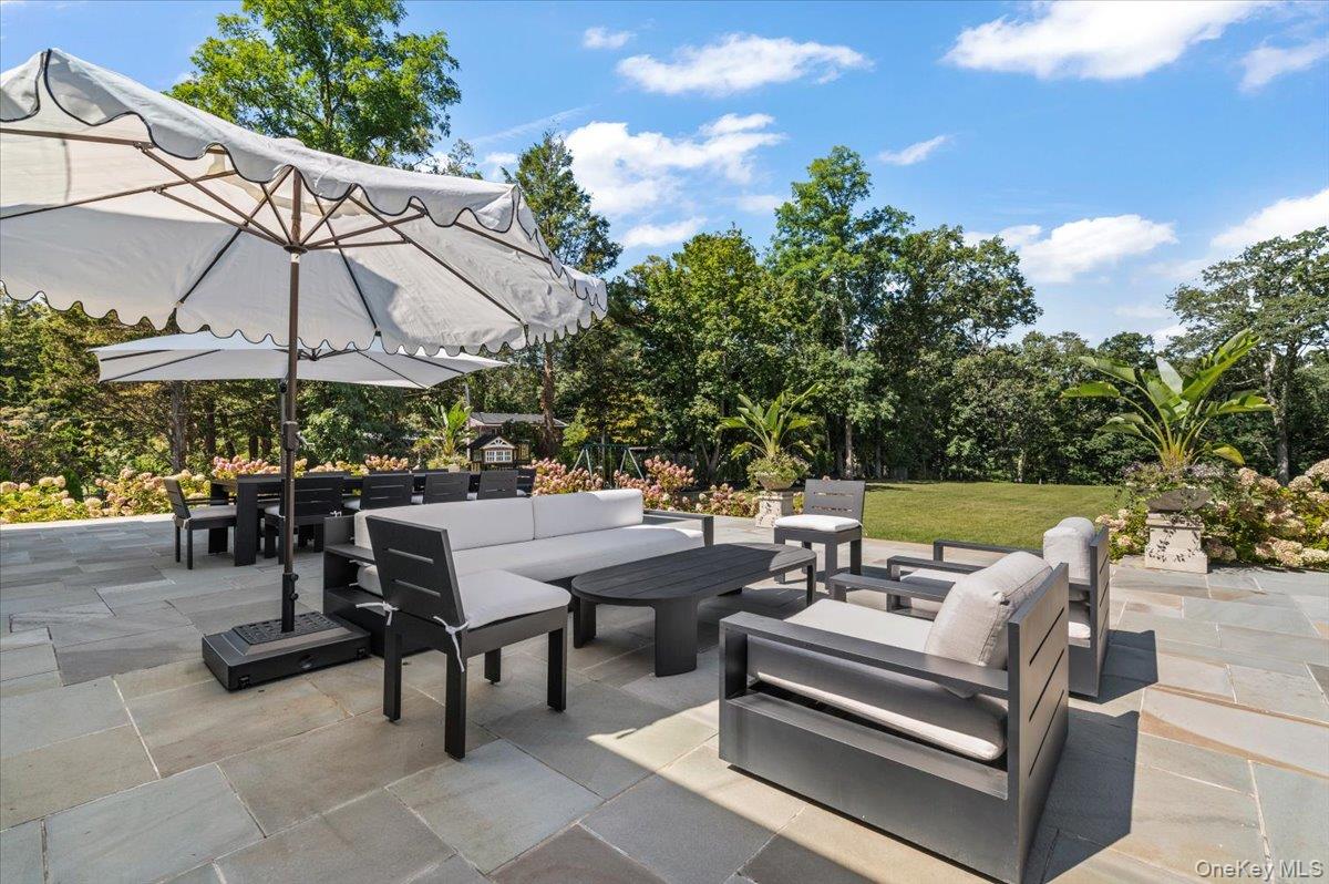 Lloyd Harbor, New York 11743, United States, 5 Bedrooms Bedrooms, ,7 BathroomsBathrooms,Residential,Active,219559