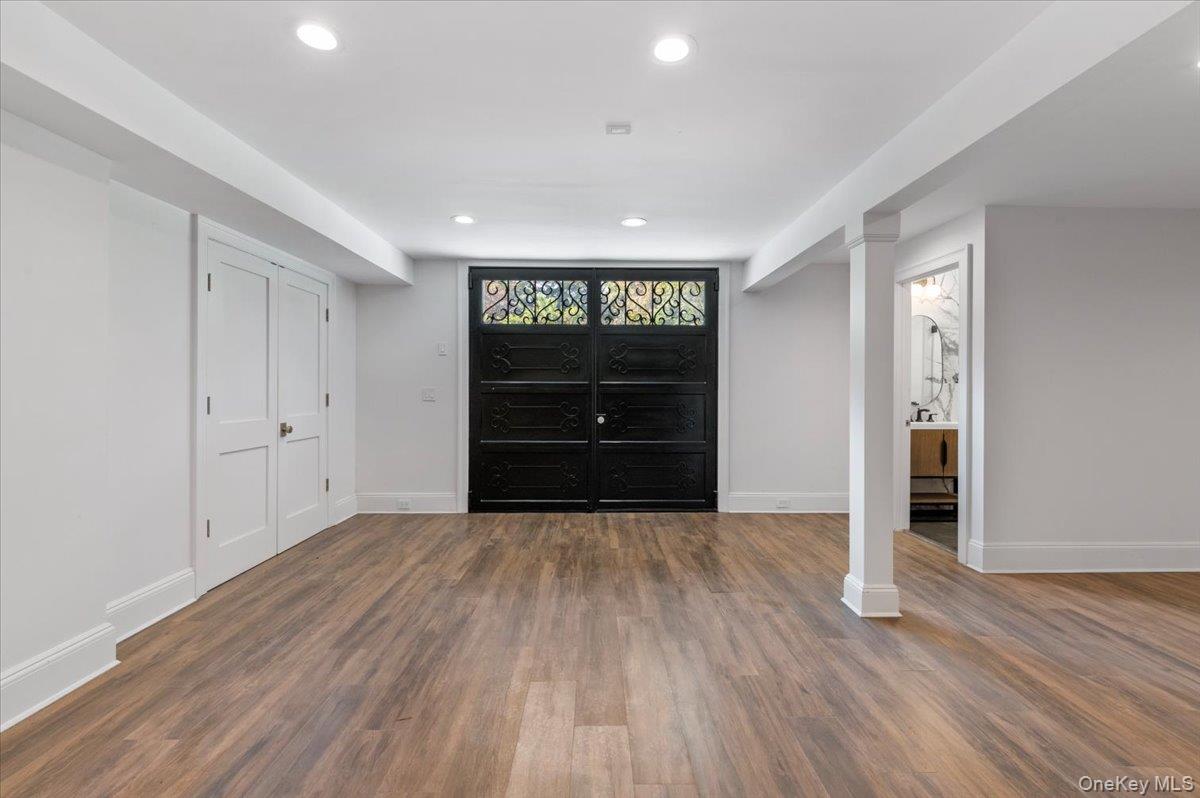 Lloyd Harbor, New York 11743, United States, 5 Bedrooms Bedrooms, ,7 BathroomsBathrooms,Residential,Active,219559