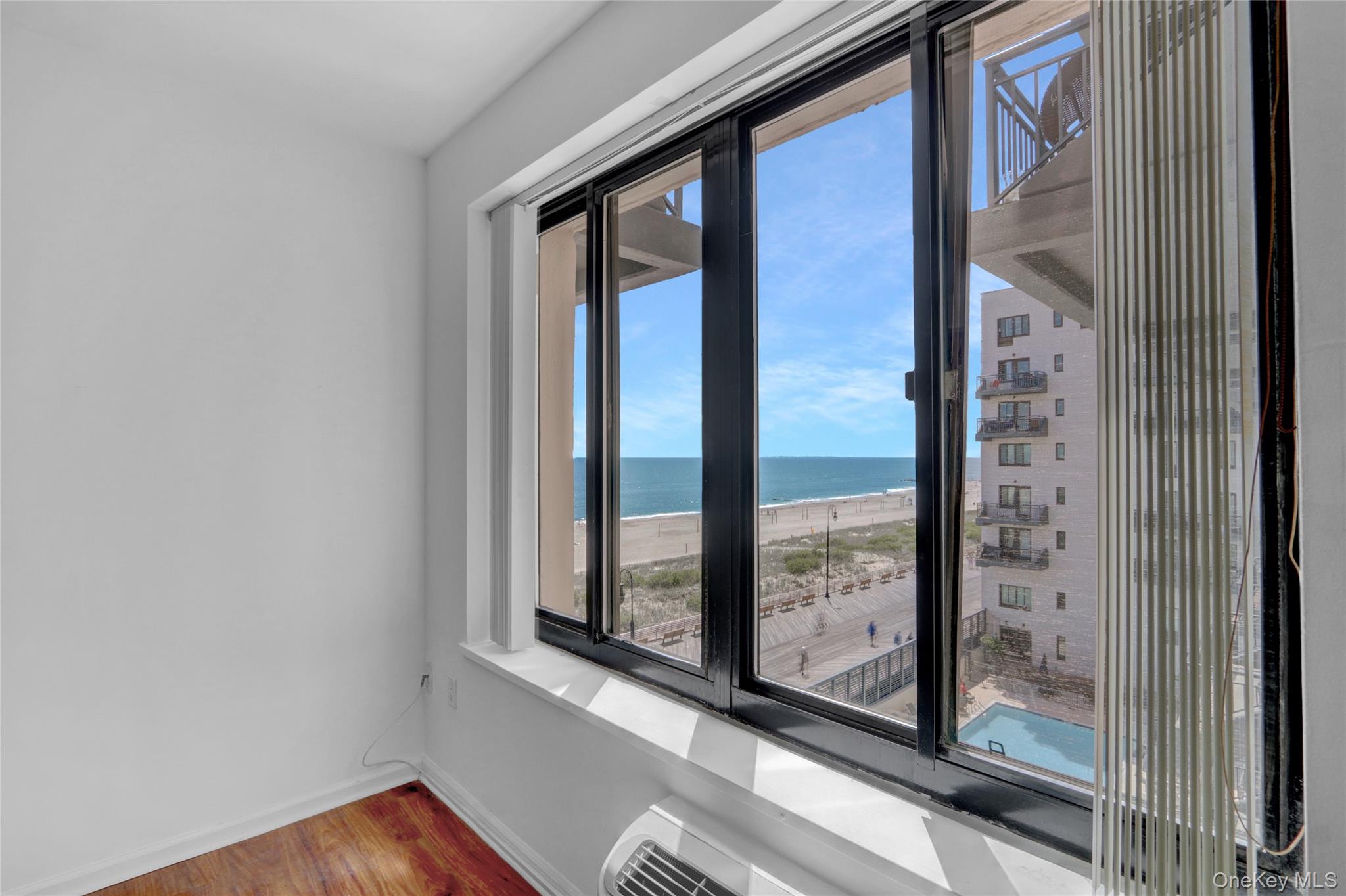 Long Beach, New York 11561, United States, 1 Bedroom Bedrooms, ,2 BathroomsBathrooms,Residential,Active,226039