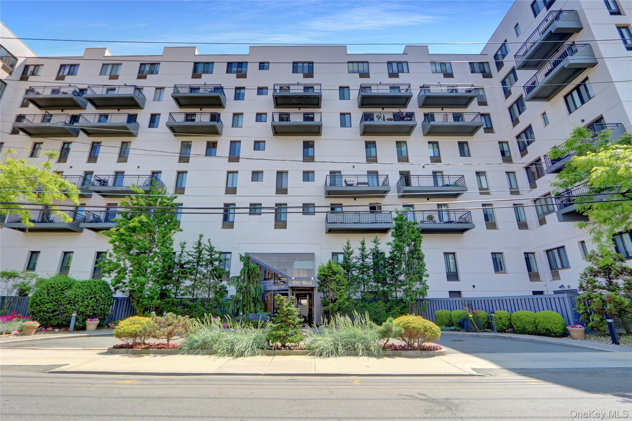 Long Beach, New York 11561, United States, 1 Bedroom Bedrooms, ,2 BathroomsBathrooms,Residential,Active,226039