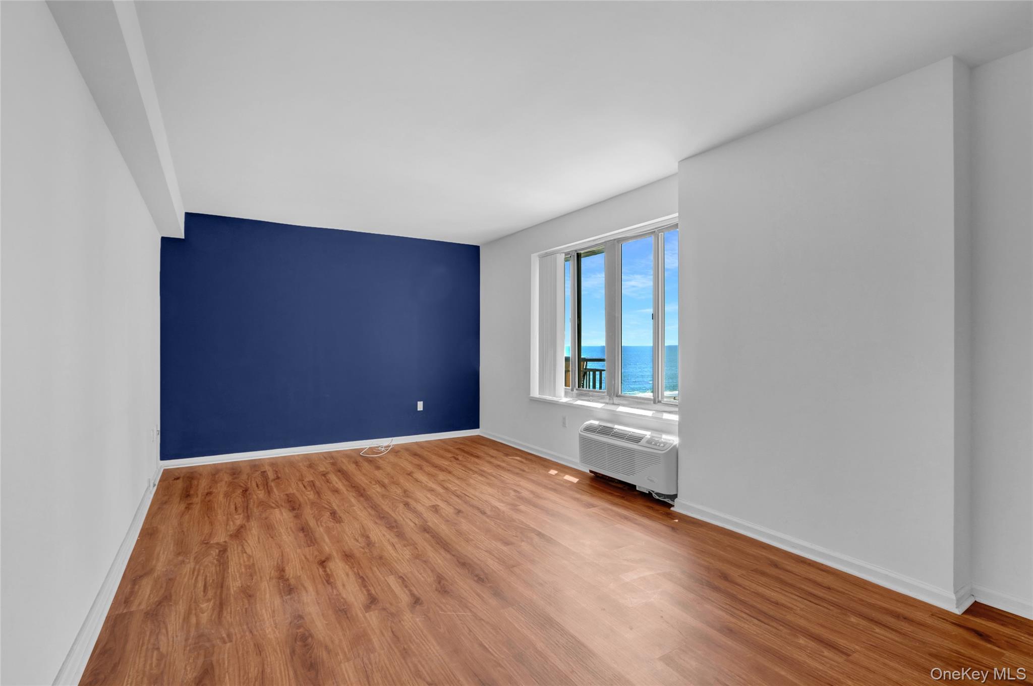 Long Beach, New York 11561, United States, 1 Bedroom Bedrooms, ,2 BathroomsBathrooms,Residential,Active,226039