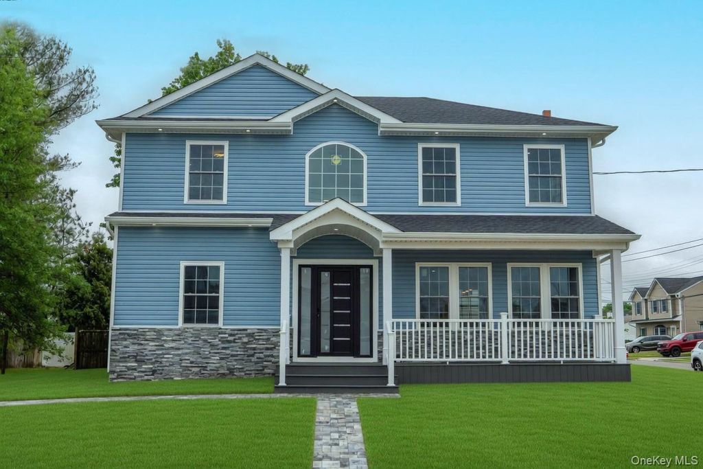 Photo of 139 maple Avenue, Bethpage, NY 11714 (MLS # 1004248)