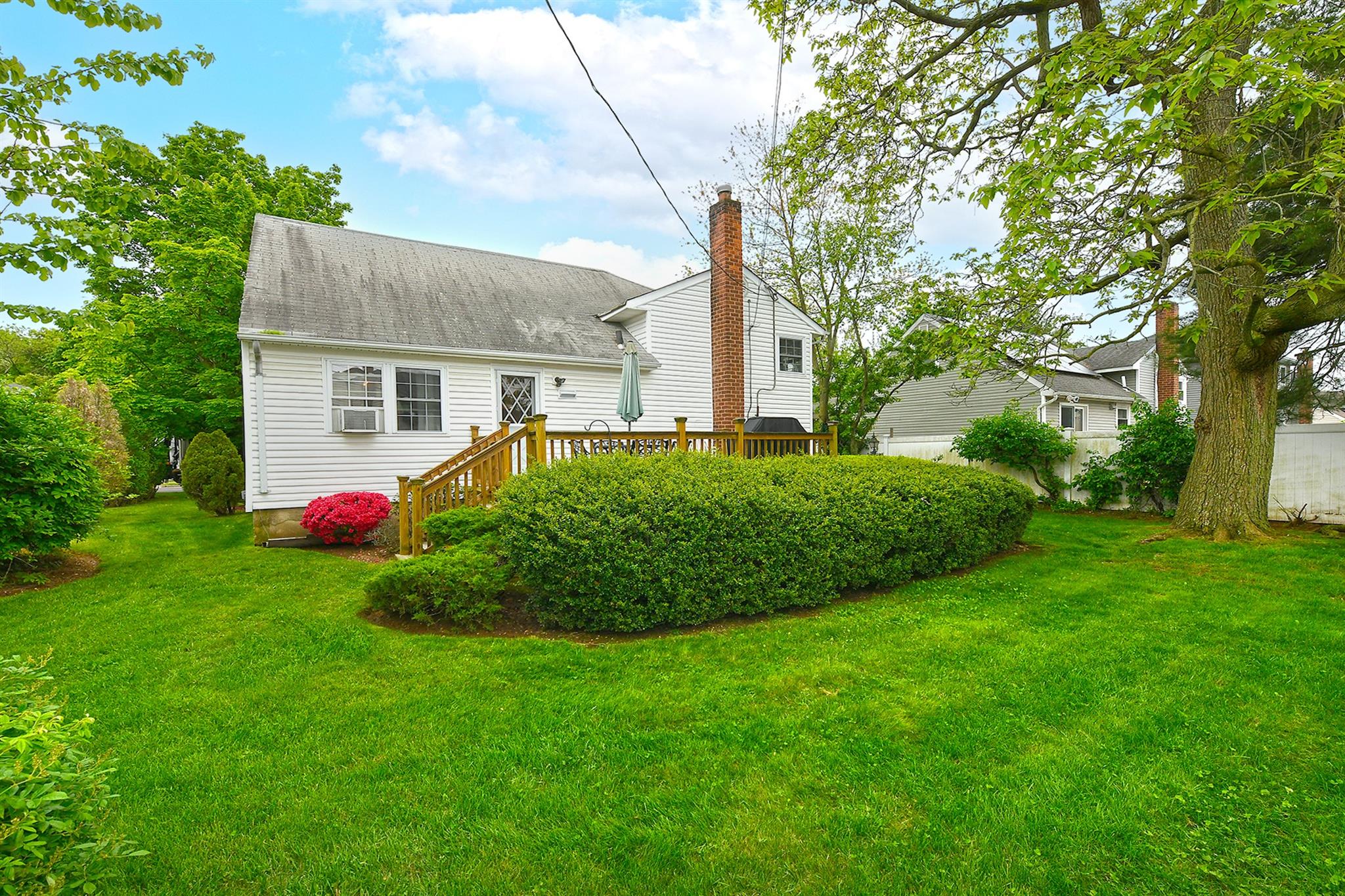 60 Elizabeth Drive, Bethpage, New York image 25