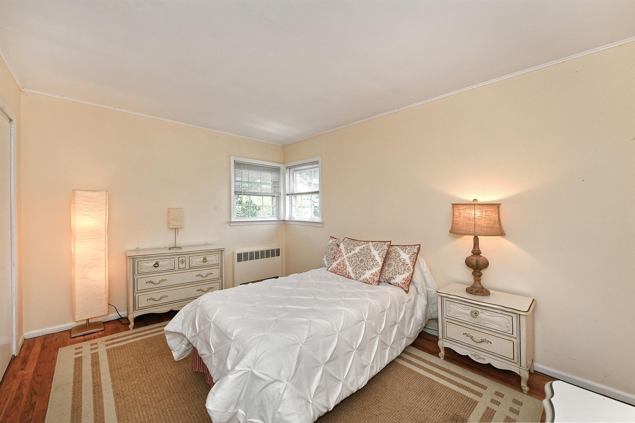 60 Elizabeth Drive, Bethpage, New York image 14