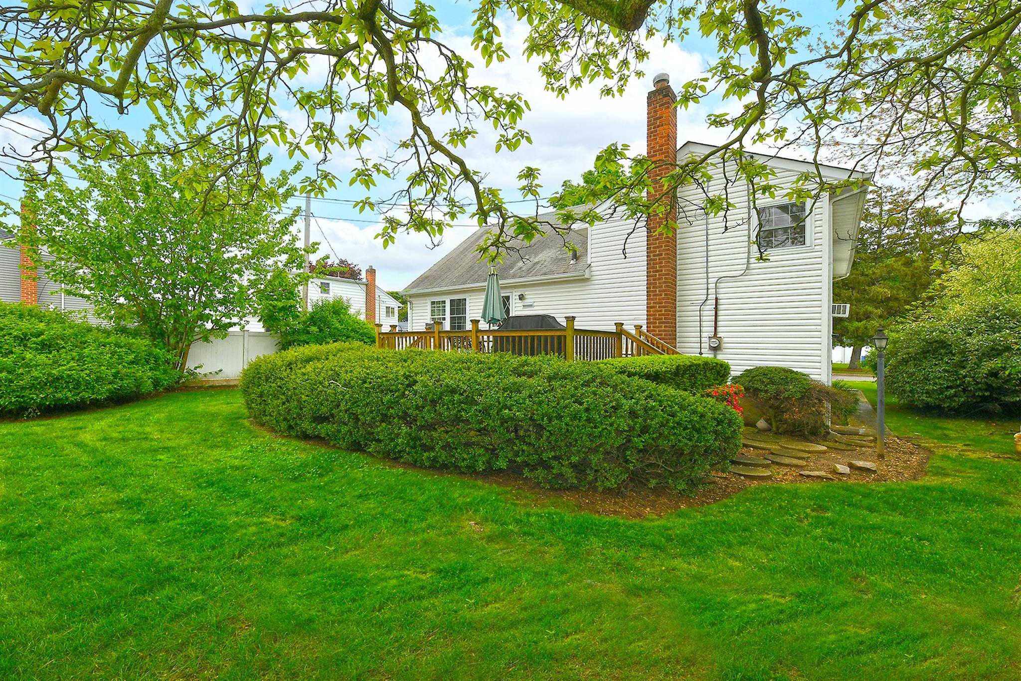 60 Elizabeth Drive, Bethpage, New York image 26